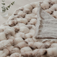 Couverture en fausse fourrure de lapin, douce et moelleuse, texture 3D, pour canapé et lit, couleur personnalisée, fournisseur OEM ODM en gros