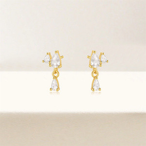 ROXI - Aretes Minimalistas al por Mayor de Plata de Ley S925 con Tres Gotas de Agua Geométricas y Circonita 5A para Mujeres y Niñas - Product Image 2