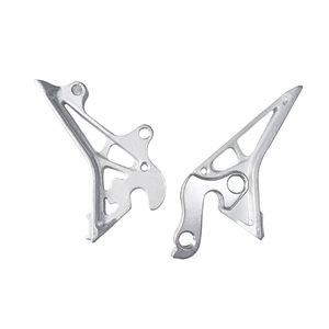 Fourche avant <span class=keywords><strong>de</strong></span> vélo <span class=keywords><strong>de</strong></span> montagne en alliage d'aluminium forgé Xinyusheng, modèle à crochet, à oreilles, à <span class=keywords><strong>lame</strong></span> d'épaule, anodisé et poli - Product Image 1