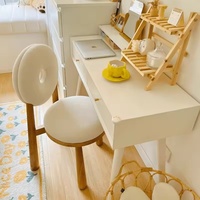 Chaise de salle à manger minimaliste moderne en laine d'agneau | Chaise Sherpa scandinave pour café et chambre à coucher | Chaise confortable avec dossier en beignet