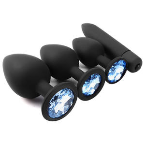Set di tre pezzi con pietre preziose in Silicone diamantate in Silicone per donna: un giocattolo auto-piacevole per l'ano - Product Image 2