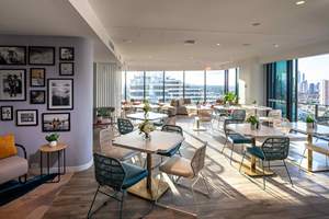 أثاث غرف نوم فندقية فاخرة بحجم كينج عالي الجودة للبيع بالجملة، طقم أثاث للشقق مع ضمان من 5 إلى 8 سنوات - Product Image 4