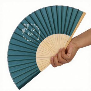 Éventail pliant en bambou plat de 21 cm, personnalisé et sculpté, écologique, pour décoration de mariage, artisanat avec style 'Love' et logo personnalisé - Product Image 3