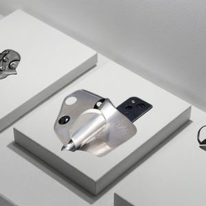 Carpeta de costura lateral <span class=keywords><strong>tipo</strong></span> resorte portátil de protección de calidad DAYU304 piezas de máquina de coser baratas para mesa plegable de ropa - Product Image 3