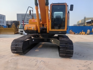 รถขุดตีนตะขาบมือสอง เครื่องจักรก่อสร้างขนาดเล็กสำหรับงานก่อสร้าง - Product Image 3