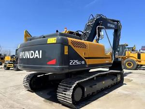 Excavatrice Hyundai 225LC-9S d'occasion de taille moyenne à vendre - Product Image 2