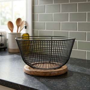 Panier de rangement rond en métal avec base en bois, en treillis métallique, pour cuisine, design minimaliste - Product Image 3