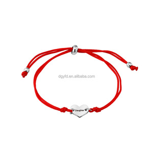 Bracciale personalizzato con disco a cuore inciso per madre e figlia gioielli in acciaio inossidabile per mamma e figlia braccialetti per auguri di amicizia - Product Image 6