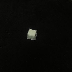 Wei Hong <b>Microscope</b> Cover Slides 18x18mm Ultra Thin Transparent For Glass Slides 100 Pieces Per Box - Product Image 3