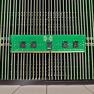 Memoria de Servidor HORNG SHING DDR5 RDIMM, Compatible con HMCGJ8MEBRB - Product Image 1