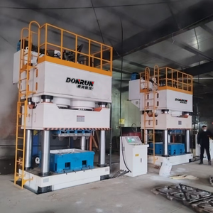 Hydraulische machine voor het persen van zaagselpallets, hete pers productielijn voor het recyclen van houtafval tot pallets - Product Image 3