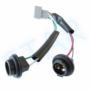 IAFT16949 OEM Custom Car LED fanale posteriore a 2 contatti lampada presa cablaggio - Product Image 1