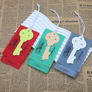 Sang Trọng Tái Chế Hàng May Mặc Treo Tag Hangtag Biểu Tượng Tùy Chỉnh In Vải Thẻ Giấy <span class=keywords><strong>Hangtags</strong></span> Cho Quần Áo T-Shirt Áo Khoác Kinh Doanh - Product Image 1