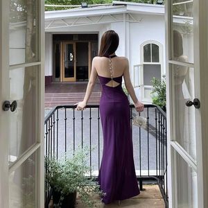 Robe de soirée longue de luxe style européen et américain, col halter, taille naturelle, dos nu, couleur violette, élégante pour banquets - Product Image 4