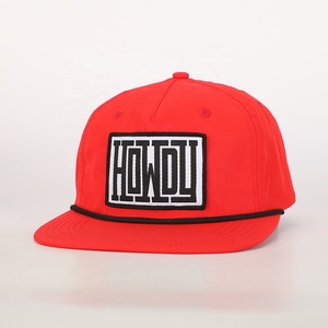 Vente en gros Chapeau en polyester <span class=keywords><strong>rouge</strong></span> avec logo brodé de haute qualité personnalisé <span class=keywords><strong>Casquette</strong></span> Gorras BSCI Oem à bord plat à 5 panneaux - Product Image 1