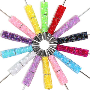 थोक पूर्ण गैंडे हीरा हाथ-स्टिक बॉलपॉइंट पेन रेसिन ग्लिटर फूल के लिए आकर्षक पेन की आपूर्ति करता है। - Product Image 4