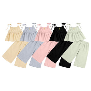 Précommande MOQ 5 Ensemble Haut à Bretelles et Pantalon Imprimé Fêtes pour Filles, Vêtements en Coton Biologique Doux, Vente en Gros, Nouveauté Usine de Vêtements pour Enfants - Product Image 1