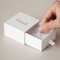 MOQ 100 pièces – Boîte à bagues de mariage noire et blanche personnalisée avec logo imprimé, support de bague en mousse intégré
