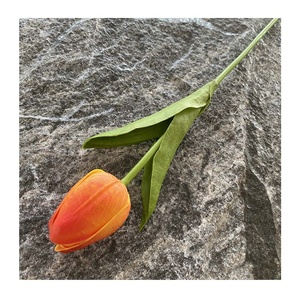 Di alta qualità <span class=keywords><strong>tulipani</strong></span> artificiali singoli in gomma morbida Silicone blu viola rosa nero rosso giallo bianco tulipano fiore per la tavola - Product Image 2