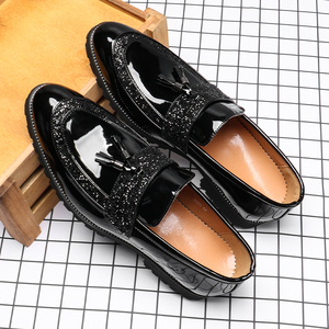 รองเท้าโลฟเฟอร์แบบสวม รุ่น 2558 Realm Plus 45 ลายพราง แต่งเลื่อม พู่ห้อย สไตล์อังกฤษ สำหรับผู้ชาย แฟชั่นฤดูร้อน - Product Image 2