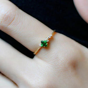 Anillo de Esmeralda para Mujer Q576, Anillo de Compromiso con Piedra Natural y Engaste Geométrico, Anillos de Moda - Product Image 4