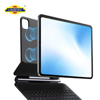 Funda con Teclado Desmontable que Transforma el iPad de 11 Pulgadas en un Portátil. 7 luces RGB retroiluminadas con imán potente. Soporte para 64 Llaves y Bolígrafos (Reino Unido y Estados Unidos)