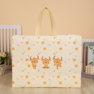 Sac fourre-tout Xinsen Three Deer, sac cadeau non tissé, sac d'emballage cerf de dessin animé, sac de rangement pour cadeau d'anniversaire - Product Image 1