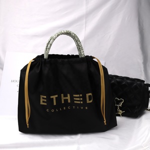 Sac à poussière en satin noir grand format avec logo personnalisé imprimé pour sac à main, cordon de serrage, promotion, pochette en satin mat et soie - Product Image 5