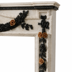Cheminée traditionnelle en marbre avec sculptures ornées, pierre beige, foyer intérieur à bois pour salle à manger - Product Image 3