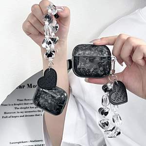 Nouvelle coque souple IMD noire à motif compatible avec les AirPods 4, Pro 2, avec cordon en forme de cœur - Product Image 2