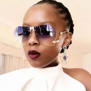 Lunettes de soleil oversize à monture large et dégradée pour femmes, avec logo personnalisé, nouveau modèle tendance, sans monture irrégulière - Product Image 1