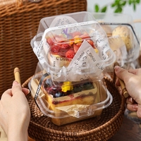 Vente en gros de boîtes d'emballage transparentes pour gâteaux carrées PET de qualité alimentaire contenant jetable blister pâtisserie dessert avec couvercle