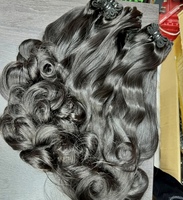 Venta al por mayor de mechones de pelo indio crudo, mechones de cabello humano con cutícula alineada, rizo hinchable de pelo indio birmano rizado indio rizado
