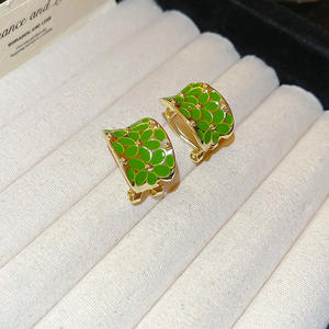 Bonitos pendientes de moda minimalistas, joyería de verano, flor verde, pendientes de tuerca en forma de C para mujer - Product Image 5