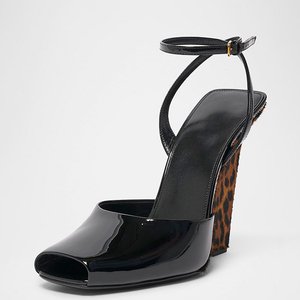 Nouveaux modèles de sandales pour femmes à talons compensés hauts, bout carré ouvert, bride cheville, bout ouvert, en cuir verni brillant motif léopard, pour tenues habillées - Product Image 2