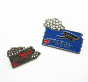 Distintivo in metallo con spilla a stella 3D con pietre per anni di servizio - Product Image 5