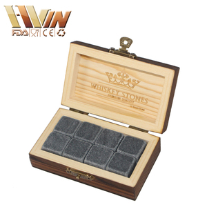 Yo gano piedra Bar accesorios 8 pcs whisky piedras en de madera regalo para mantener tu bebida prístino - Product Image 1