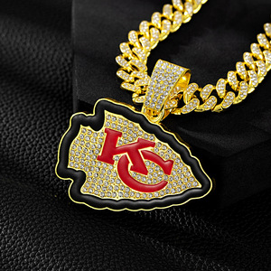 Collier chaîne cubaine plaqué or avec zircon, thème Championnat Kansas City Chiefs – Le <span class=keywords><strong>meilleur</strong></span> cadeau pour les supporters des équipes de la <span class=keywords><strong>NFL</strong></span> - Product Image 1