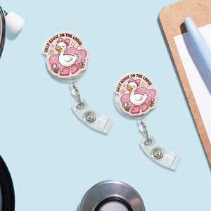 Porte-badge rétractable en acrylique personnalisé OEM/ODM avec perles en silicone, motif Silly Goose, pour infirmière, porte-badge <span class=keywords><strong>de</strong></span> travail amusant - Product Image 6