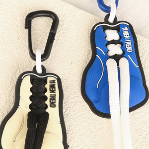 Llavero de guante de <span class=keywords><strong>boxeo</strong></span> 3D al por mayor, colgante deportivo para bolso, decoración para mochila de estilo urbano con mosquetón táctico para hombres y mujeres - Product Image 6