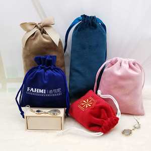 Pochette à cordon en velours néerlandais haut de gamme avec logo personnalisé, idéale pour le rangement des parfums et des rouges à lèvres - Product Image 2