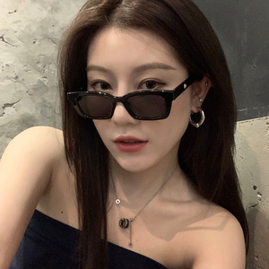 Nouveau femmes Vintage Rectangle lunettes de soleil tendance rétro rue lunettes de tir marque Designer Cat Eye lunettes de soleil promotionnel <span class=keywords><strong>2022</strong></span> - Product Image 5