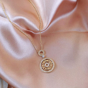 <span class=keywords><strong>Collar</strong></span> con colgante de números romanos para mujer, colgante de cadena de clavícula simple calada, redonda, chapada en oro, de alta calidad - Product Image 2