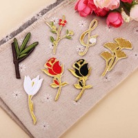Lot de fleurs à bord doré, patchs thermocollants pour vêtements, chapeaux, sacs, chaussettes, appliques décoratives pour uniformes, bricolage et personnalisation
