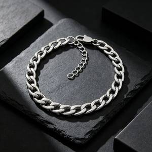 Bracelet tendance classique maille cubaine Figaro en acier inoxydable 316L argenté poli, résistant au ternissement, étanche et réglable pour homme - Product Image 1
