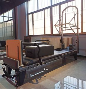Studio de demi trapèze en aluminium et réformateur de pilates personnel réformateur en aluminium blanc avec tour - Product Image 5