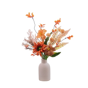 CF02080 Bouquet Arancione Soleggiato, Vivace Composizione di Girasoli e <span class=keywords><strong>Tulipani</strong></span> con Fogliame, Centrotavola Ispirato all'Autunno per Decorazioni Domestiche - Product Image 1
