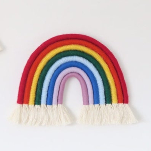 Décoration murale artisanale arc-en-ciel miniature - Product Image 1