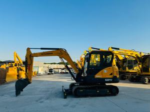Mini-excavatrice HYUNDAI 60VS d'occasion de bonne qualité, moteur diesel Yanmar, modèle 2022, faible nombre d'heures, état parfait pour l'aménagement paysager et la construction - Product Image 6