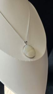 Collier en argent 925 de grande qualité pour femmes, design artisanal inspiré de la nature, jadeite Paradise certifié NGTC - Product Image 3